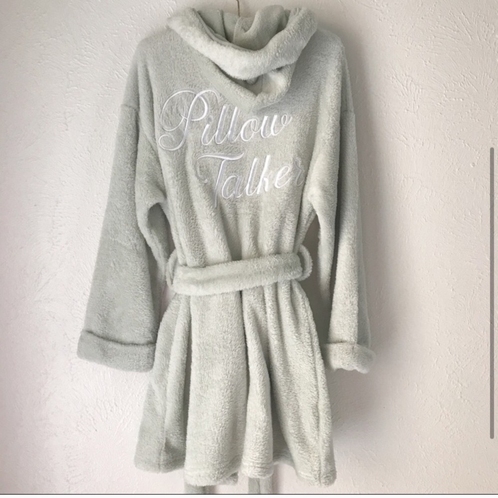 Wildfowl Pillow Talker Fuzzy Robe